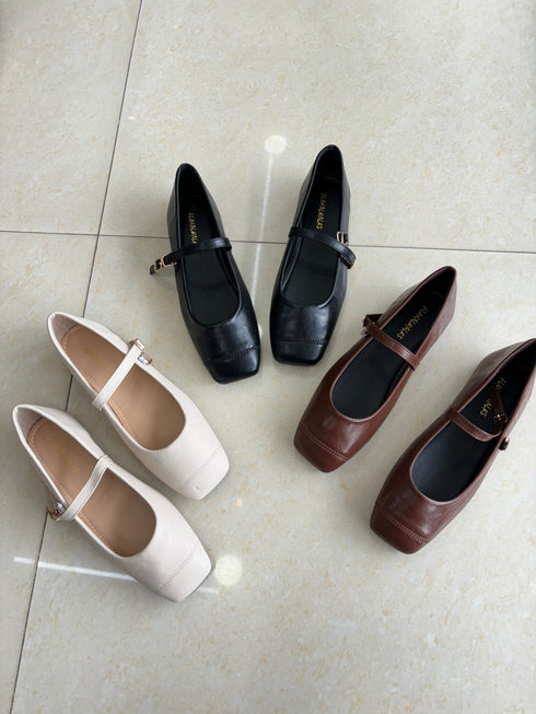 Women Square-Toe Plain Leather Shoe